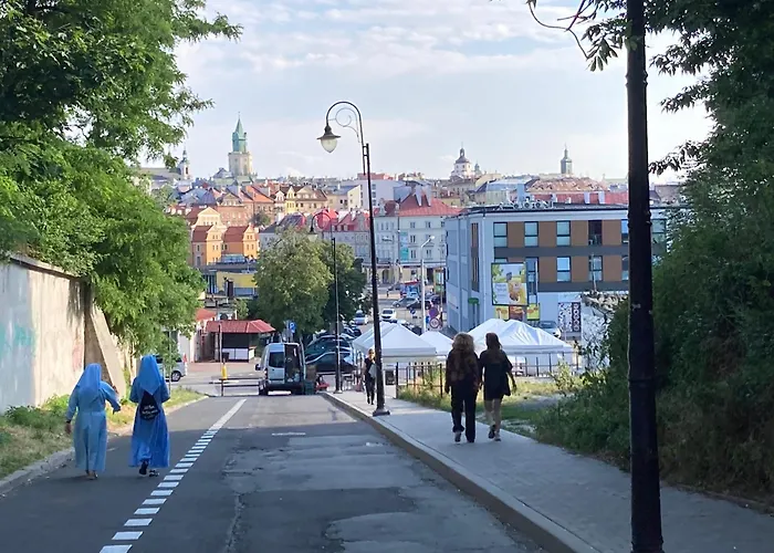 Premium Na Wzgorzu Czwartek *